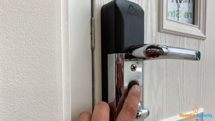 Avia Smart lock button