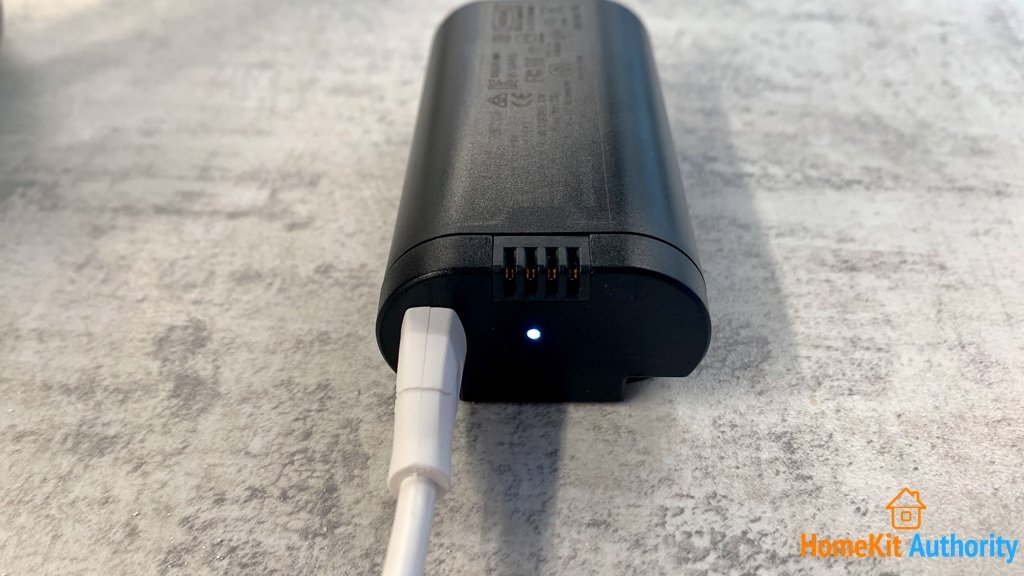 Ikea BRAUNIT battery on charge for KADRILJ shades